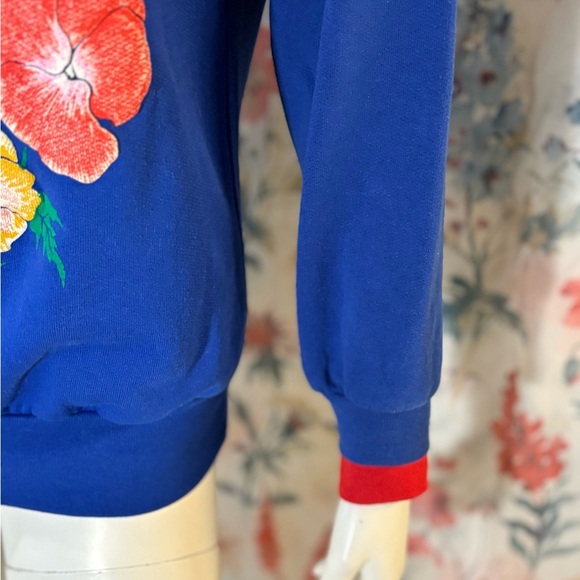 Vintage Quips Women’s Blue and Red Mock Neck Floral Sweater - Picture 4 of 9